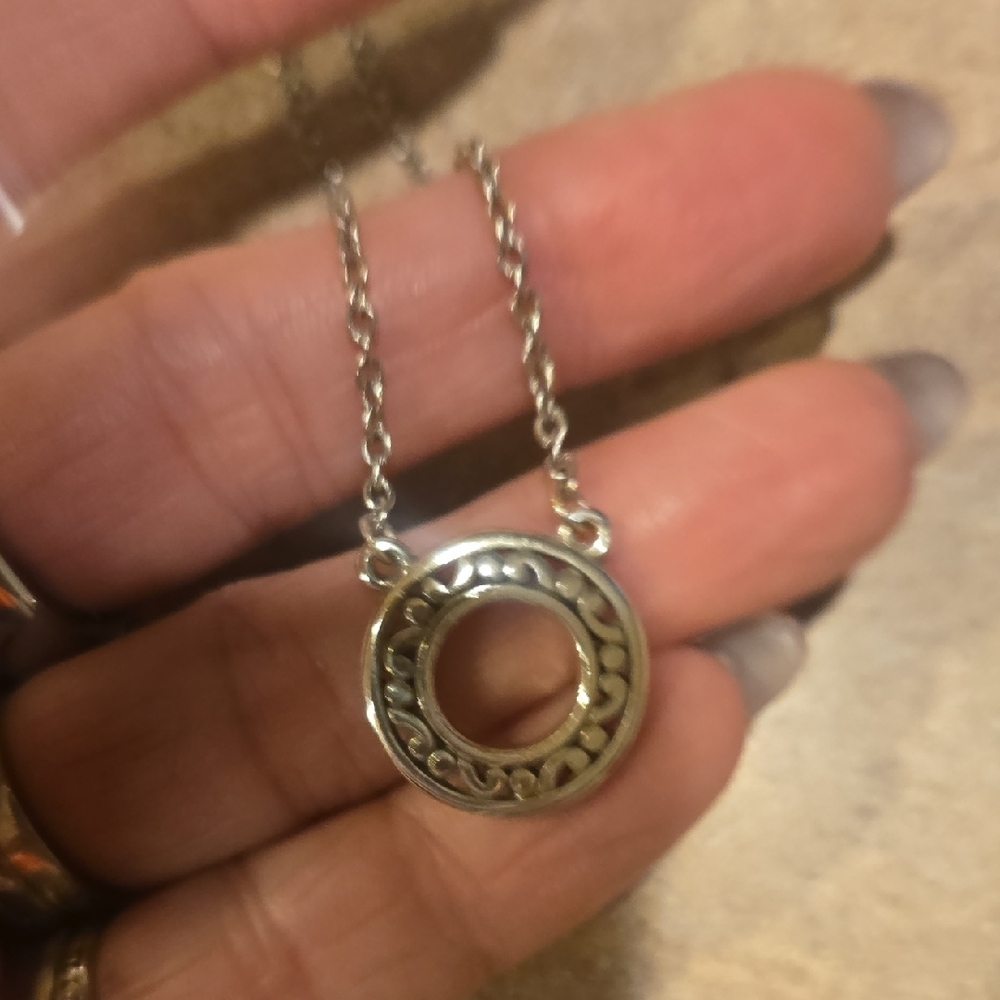 New Brighton Stunning Silver Circle Swirl Pendant Adjustable Necklace - Picture 3 of 9